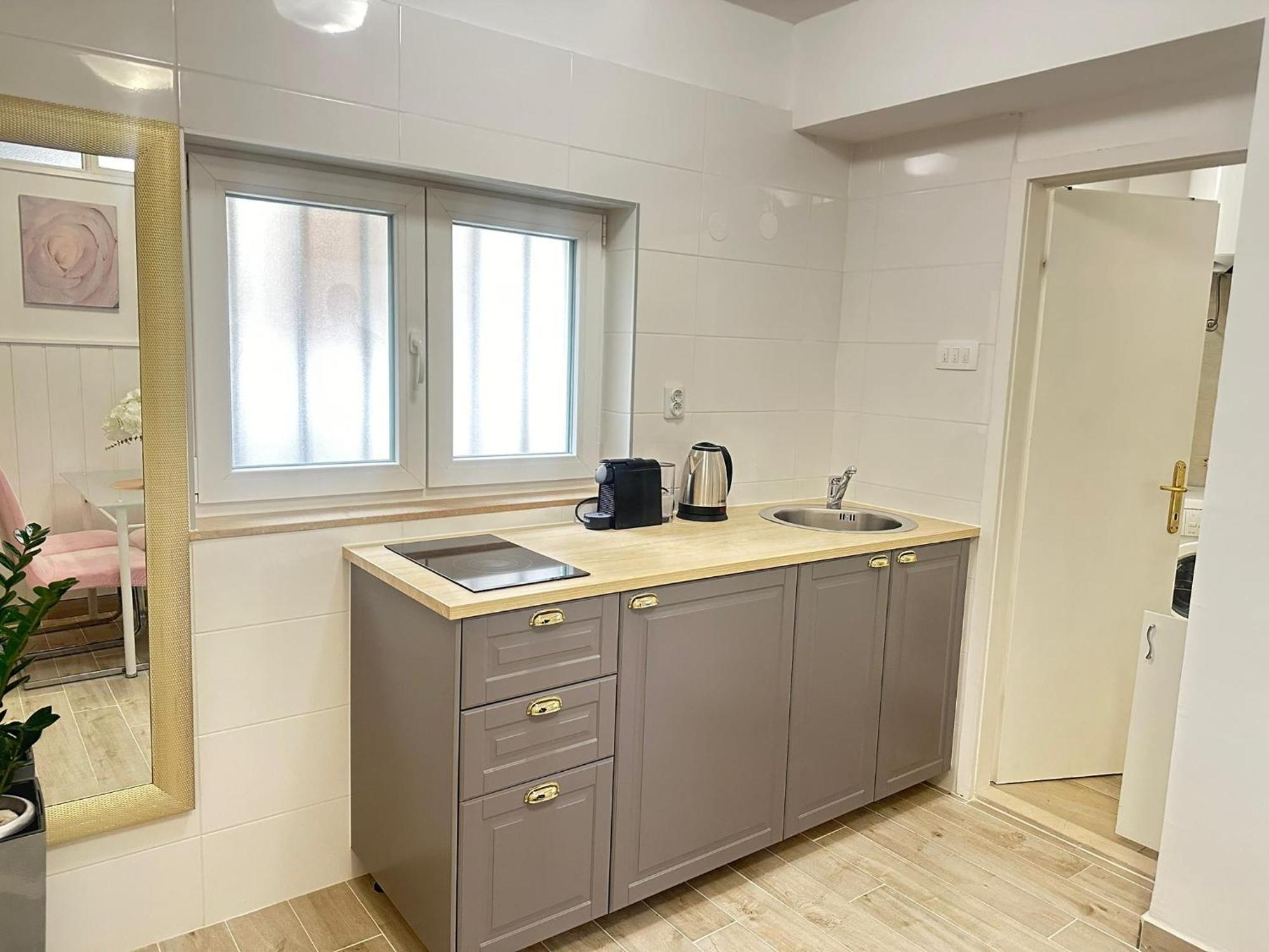 Charming In Center Appartement