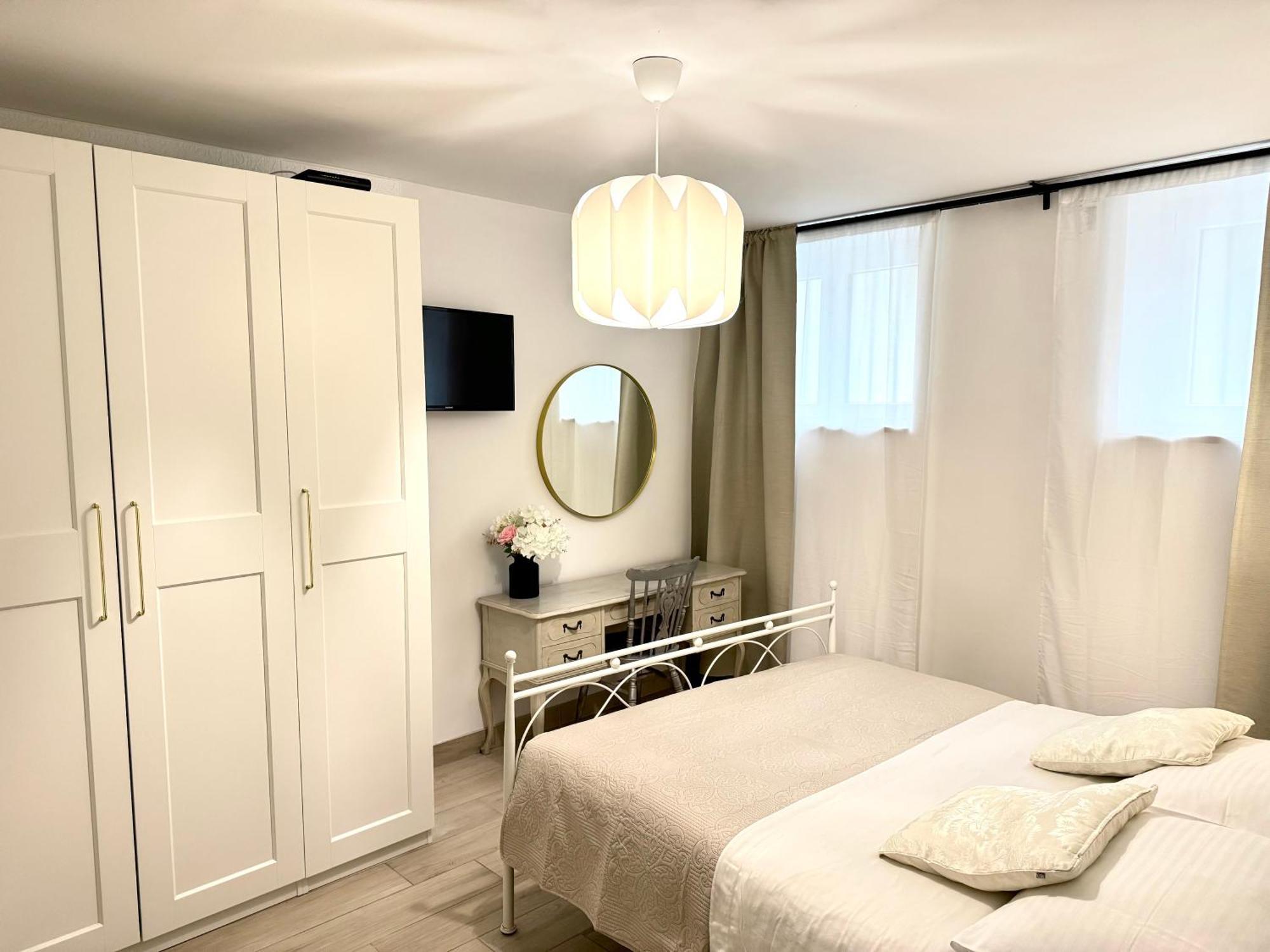 Charming In Center Appartement